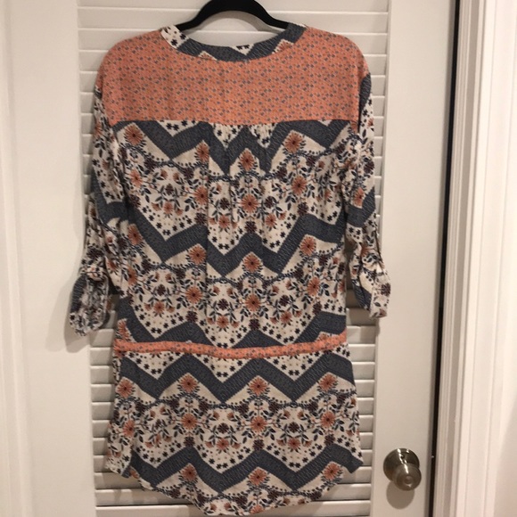 Tunic top with tie waist and pockets - Picture 2 of 6